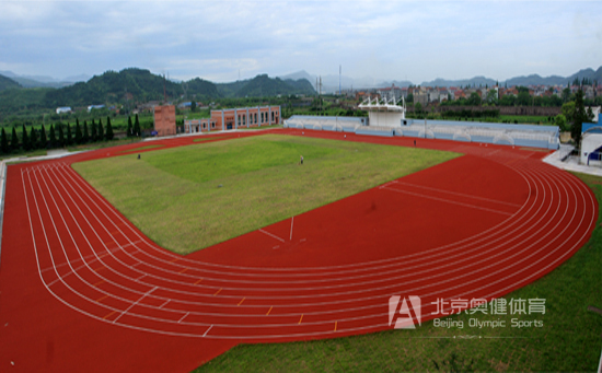 對不同塑膠跑道翻新，量身定制翻新維修施工方案