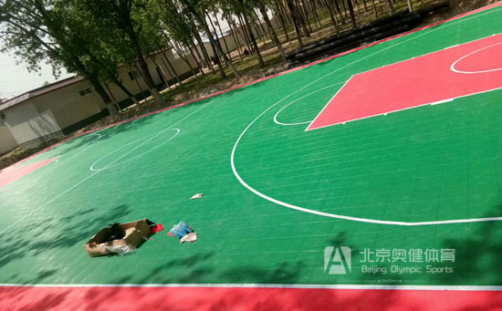 籃球場懸浮地板產品質量永遠與產品價格是成正比的，