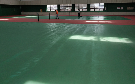 室內塑膠網球場面層施工圖片
