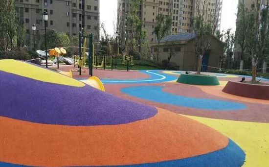 小區塑膠跑道多少錢一平方